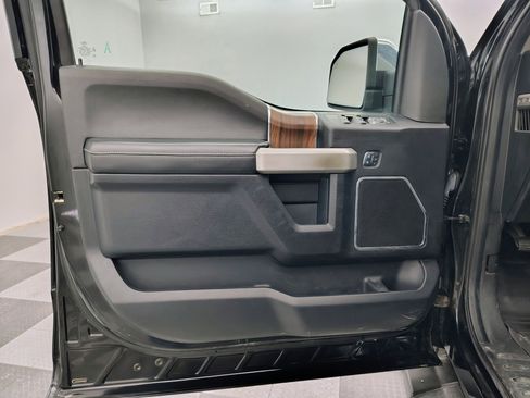 Used 2017 Ford F150 Lariat image 25