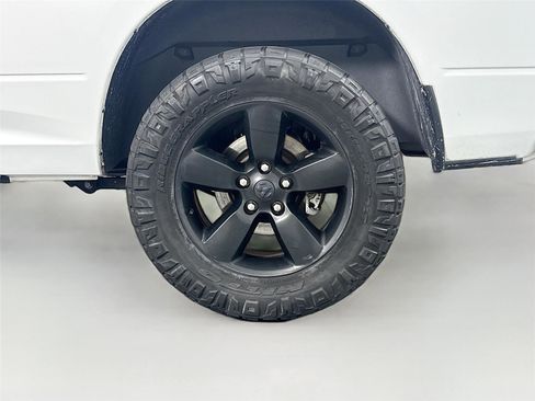 Used 2018 RAM 1500 Express RWD image 26