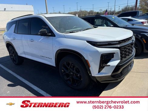 Used 2026 Chevrolet Traverse RS w/ LPO, Floor Liner Package FWD image 1