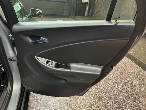 Used 2018 Chevrolet Volt LT FWD image 26