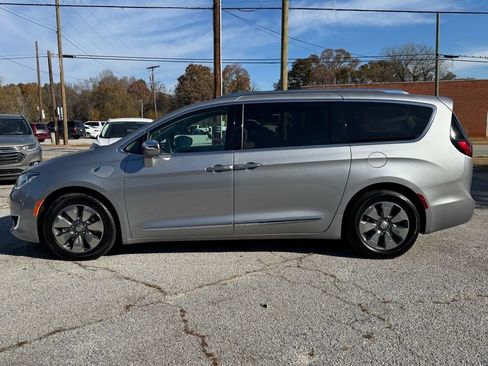 Used 2018 Chrysler Pacifica Limited w/ Advanced Safetytec Group image 6