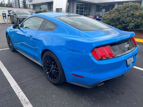 Used 2017 Ford Mustang GT Premium w/ GT Performance Package RWD image 5