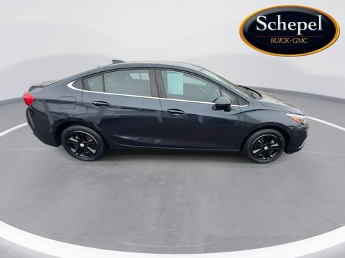 Used 2016 Chevrolet Cruze LT w/ Convenience Package image 9