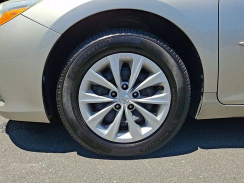 Used 2015 Toyota Camry LE FWD image 9