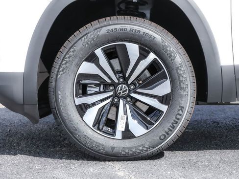 New 2026 Volkswagen Atlas Cross Sport SE image 19