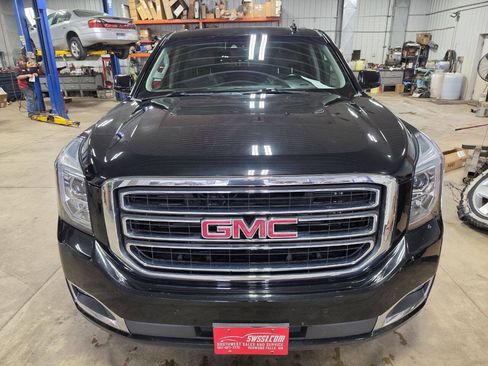 Used 2017 GMC Yukon SLT w/ Open Road Package AWD/4WD image 3