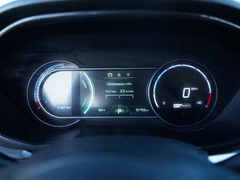 Used 2022 Kia Niro EX w/ Cold Weather Package FWD image 26