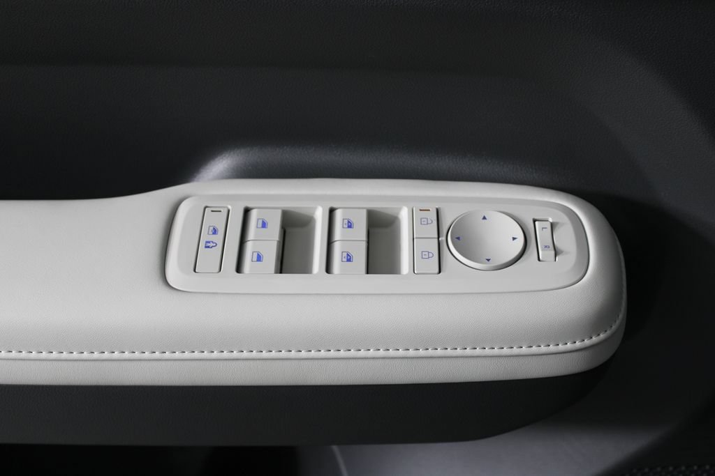 Certified 2026 Hyundai Santa Fe SEL FWD image 24