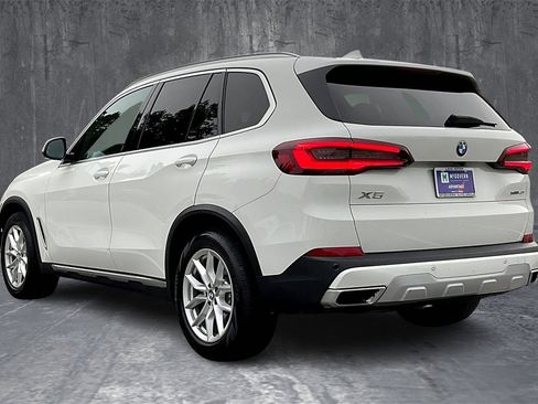 Used 2022 BMW X5 xDrive40i w/ Parking Assistance Package image 4