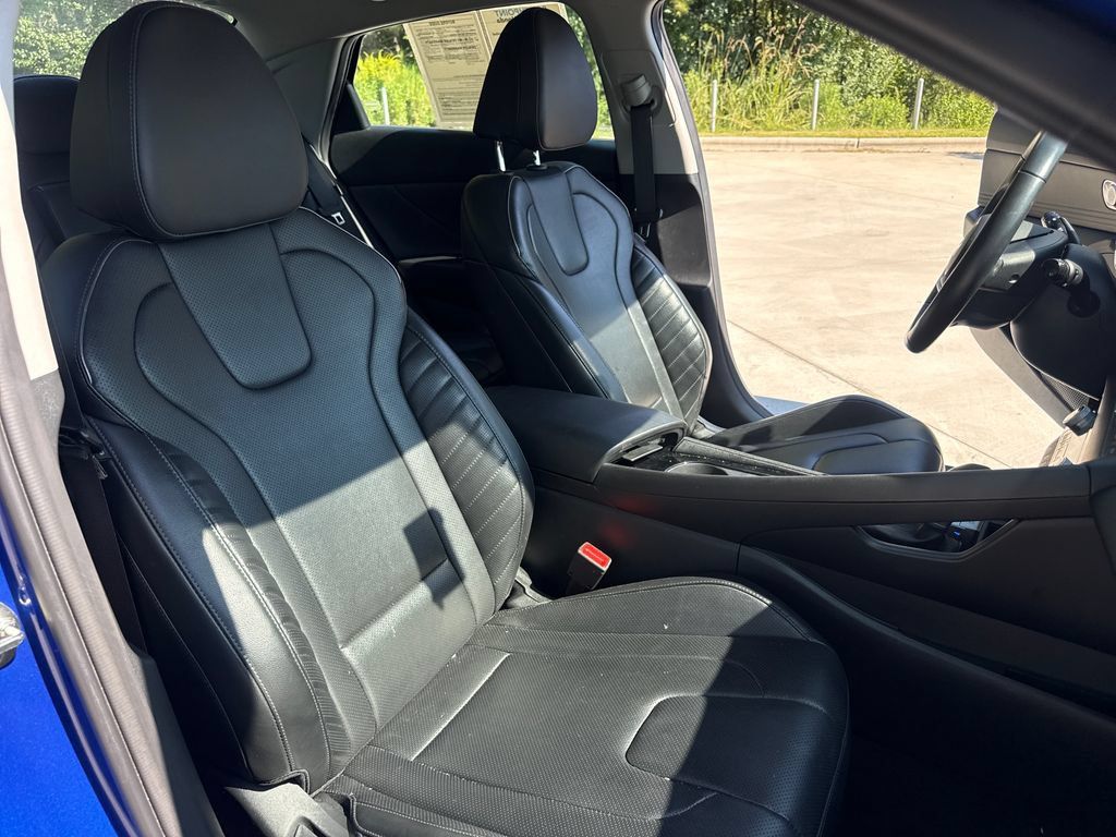 Used 2024 Hyundai Elantra Limited FWD image 35