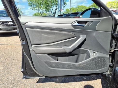 Used 2022 Volkswagen Jetta Sport image 18