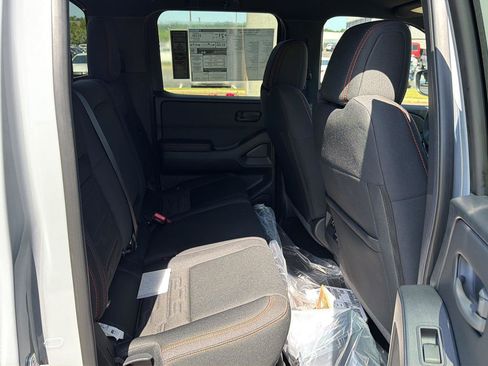 New 2026 Nissan Frontier Pro-X w/ Pro-X Convenience Package RWD image 11