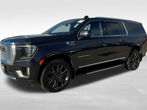 Used 2023 GMC Yukon XL Denali image 4