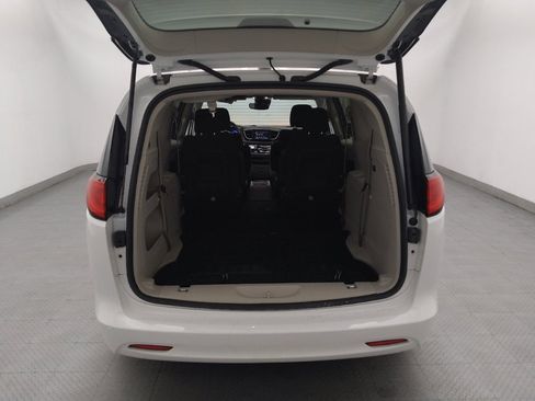 Used 2023 Chrysler Voyager LX FWD image 29