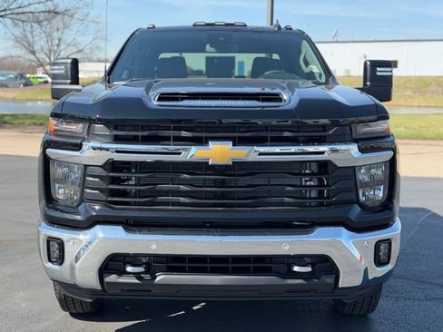 New 2026 Chevrolet Silverado 3500 LT w/ All Star Edition AWD/4WD image 2