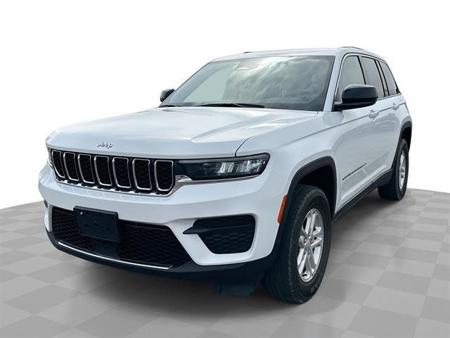 Used 2023 Jeep Grand Cherokee Laredo w/ Luxury Tech Group I AWD/4WD image 1