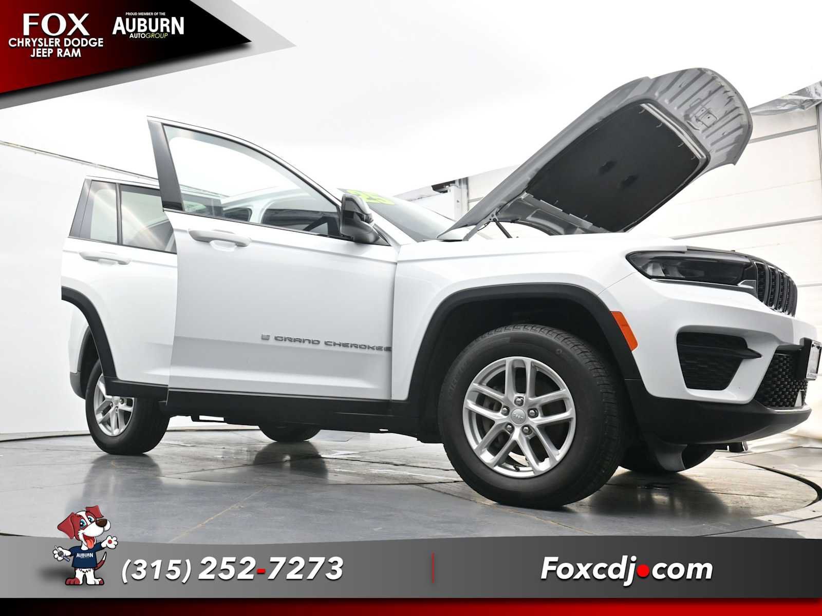 Used 2025 Jeep Grand Cherokee Laredo X w/ Luxury Tech Group I AWD/4WD image 36