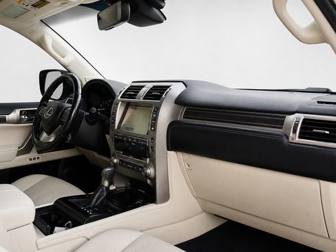 Used 2020 Lexus GX 460 Premium w/ Premium Package AWD/4WD image 25