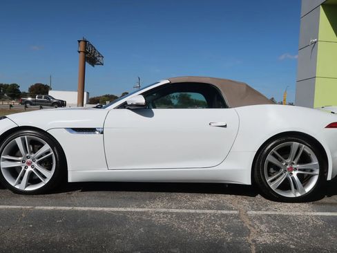 Used 2017 Jaguar F-TYPE Convertible image 7