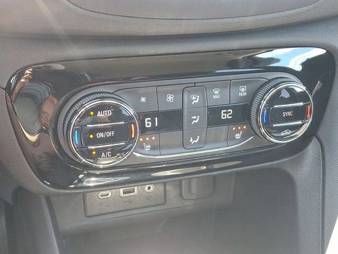 Used 2023 Buick Encore GX Select w/ Sport Touring Package FWD image 16