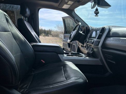 Used 2018 Ford F350 Lariat w/ Lariat Ultimate Package image 4