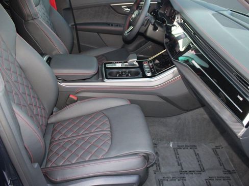 Used 2026 Audi SQ7 Prestige image 32
