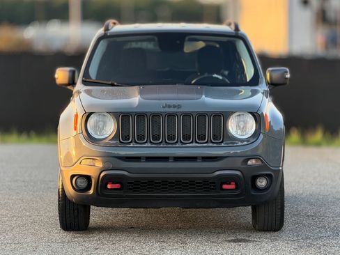Used 2017 Jeep Renegade Trailhawk AWD/4WD image 5