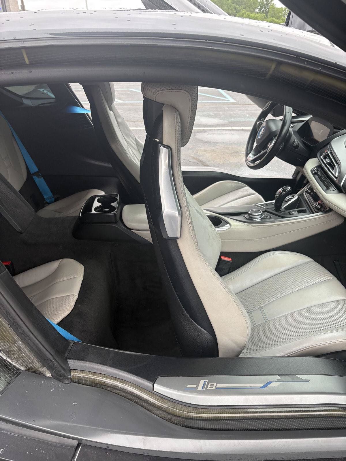 Used 2015 BMW i8 AWD/4WD image 8