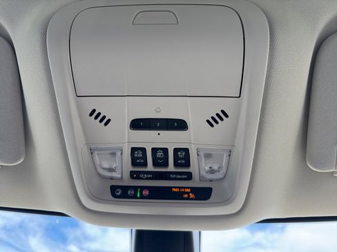 Used 2024 Buick Enclave Avenir w/ Avenir Technology Package image 29