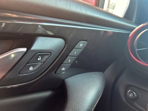 Used 2020 Chevrolet Blazer RS FWD image 19