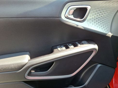 New 2025 Kia Soul LX w/ LX Technology Package image 5