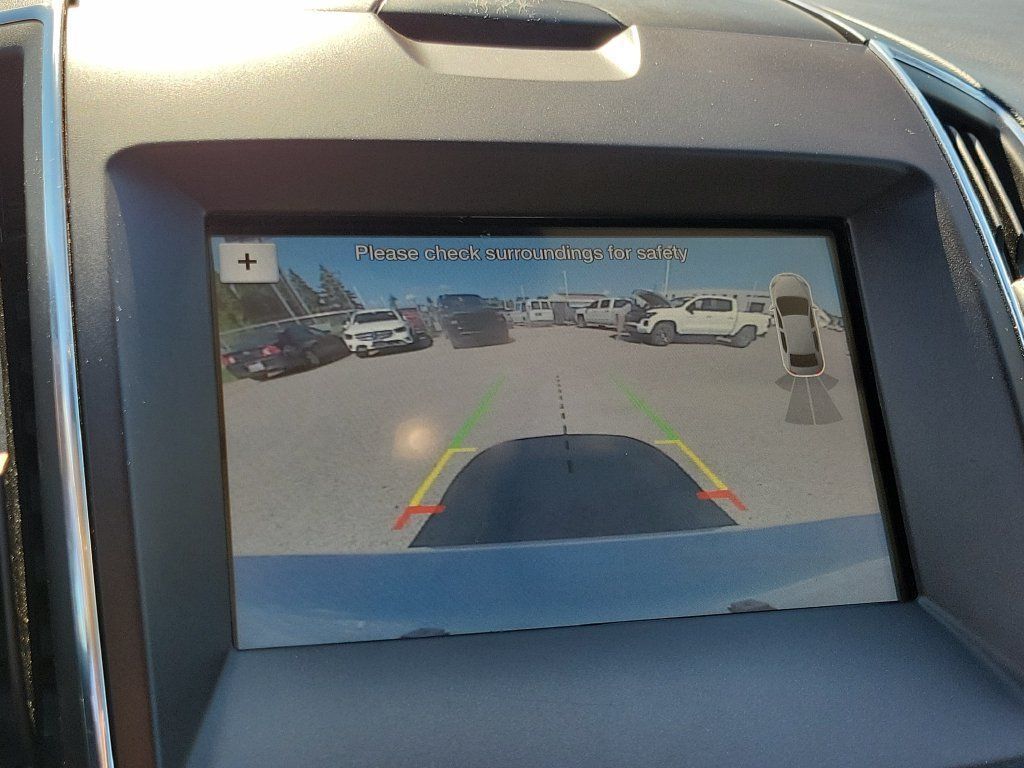 Used 2018 Ford Edge Titanium w/ Equipment Group 301A AWD/4WD image 29