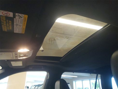 Used 2022 Toyota Highlander XSE image 19