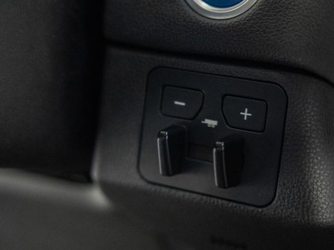 Used 2023 Toyota Tundra Limited w/ Power Package image 33