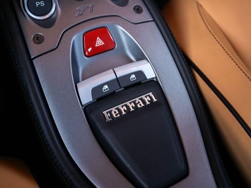 Certified 2013 Ferrari 458 Italia Base image 37