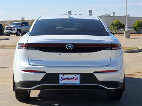 Used 2024 Toyota Crown XLE image 7