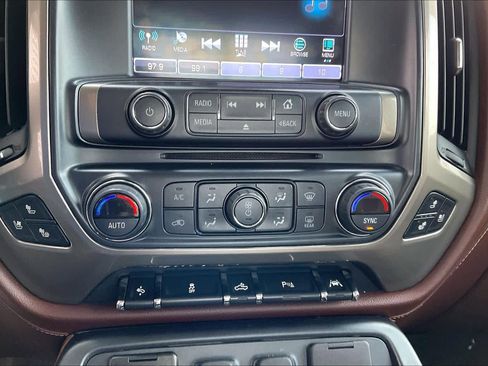 Used 2018 Chevrolet Silverado 1500 High Country image 30