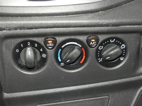 Used 2018 Ford Transit 350 XL image 31