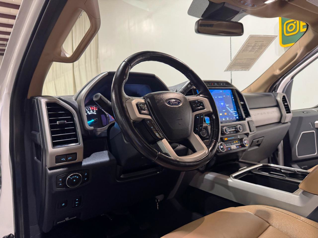 Used 2022 Ford F350 Lariat w/ Lariat Ultimate Package AWD/4WD image 10