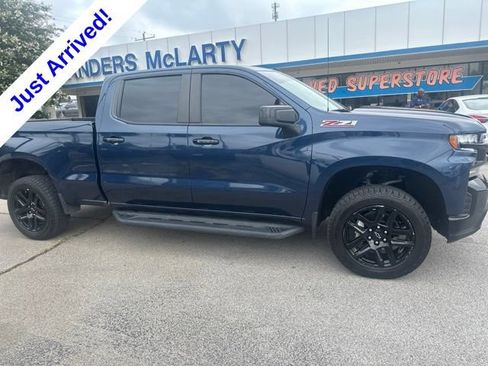 Used 2021 Chevrolet Silverado 1500 LT Trail Boss w/ Bed Protection Package AWD/4WD image 2