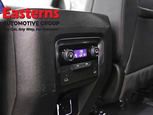 Used 2025 Chevrolet Suburban Z71 AWD/4WD image 24