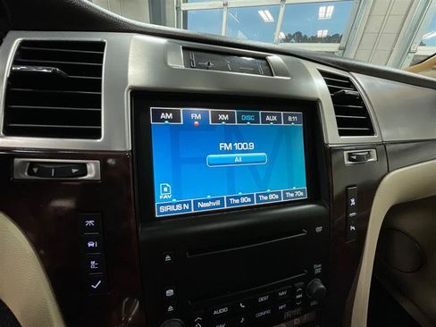 Used 2007 Cadillac Escalade AWD w/ Information Package image 19