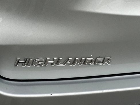 Used 2019 Toyota Highlander LE image 27