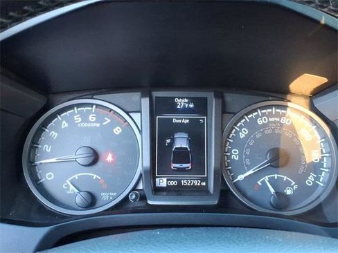 Used 2018 Toyota Tacoma TRD Off-Road image 18