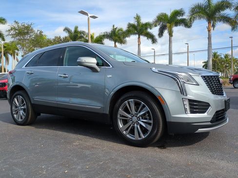 Used 2024 Cadillac XT5 Premium Luxury image 2