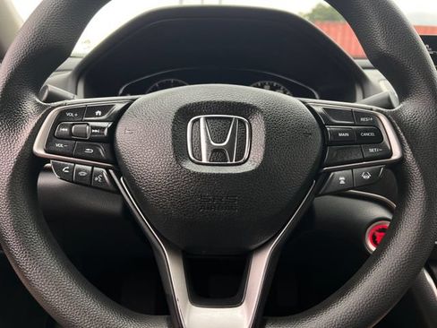 Used 2018 Honda Accord EX image 18
