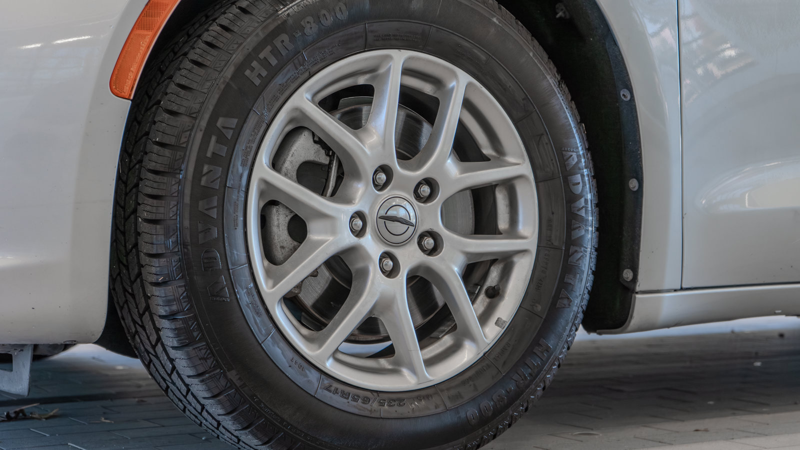 Used 2023 Chrysler Pacifica Touring-L FWD image 30
