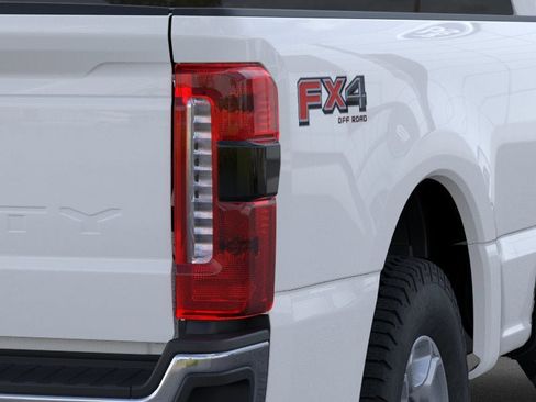 New 2026 Ford F250 XLT w/ 360-Degree Camera Package AWD/4WD image 21