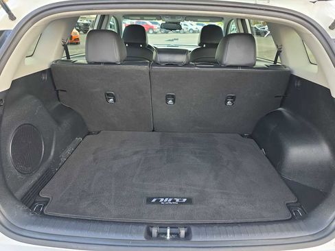 Used 2022 Kia Niro EX image 23