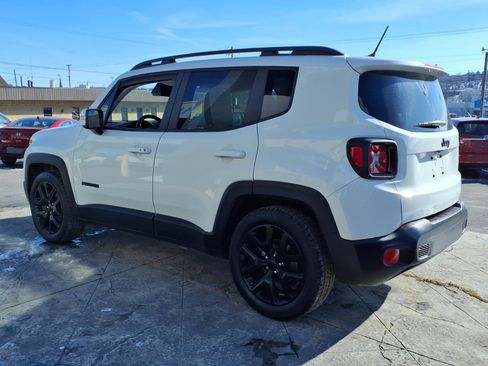 Used 2017 Jeep Renegade Altitude image 4